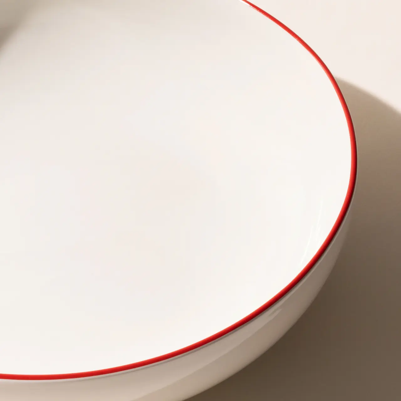 serving bowl red rim zoom