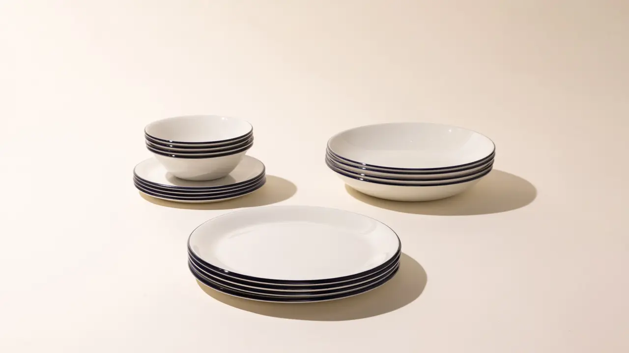 essentials tabletop set blue rim